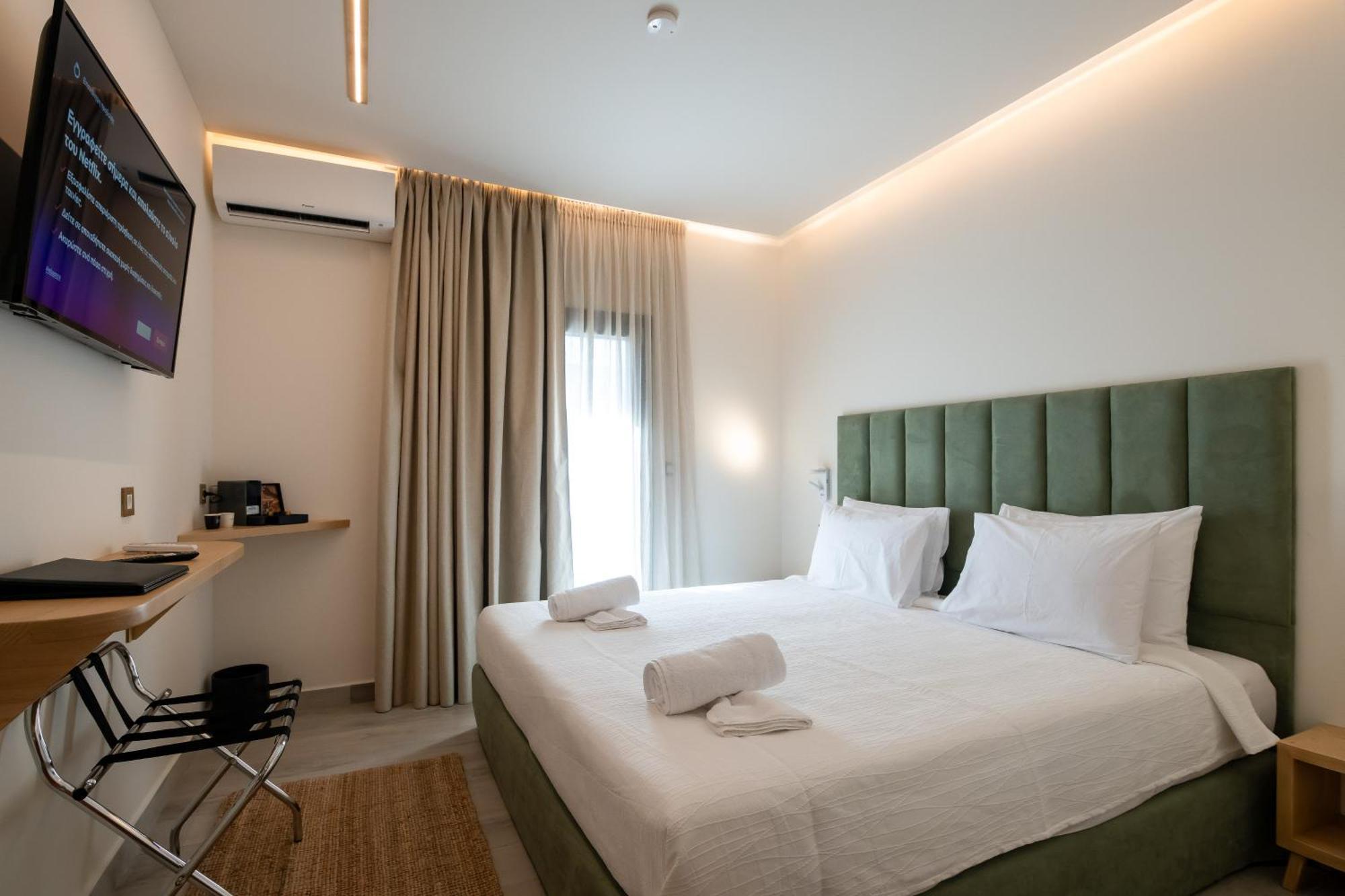Ocean 11 Hotel Skiathos Town Exterior photo